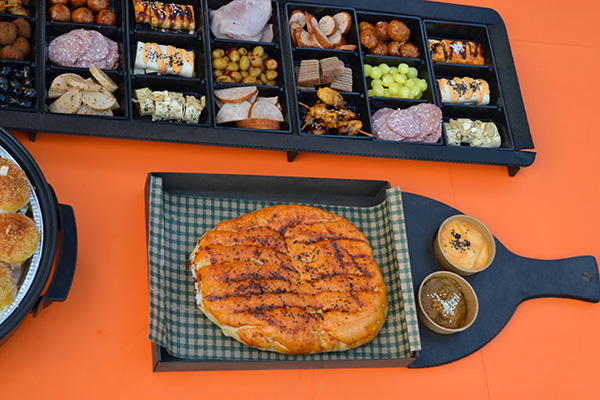 Hapjes buffet   #6 -  √incl 4 warme hapjespannen,√ veel burgers en √hapjes √ incl plateau's - Afbeelding 7