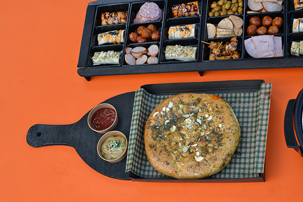 Hapjes buffet   #6 -  √incl 4 warme hapjespannen,√ veel burgers en √hapjes √ incl plateau's - Afbeelding 8