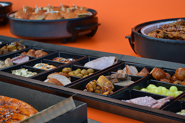 Hapjes buffet   #6 -  √incl 4 warme hapjespannen,√ veel burgers en √hapjes √ incl plateau's - Afbeelding 10
